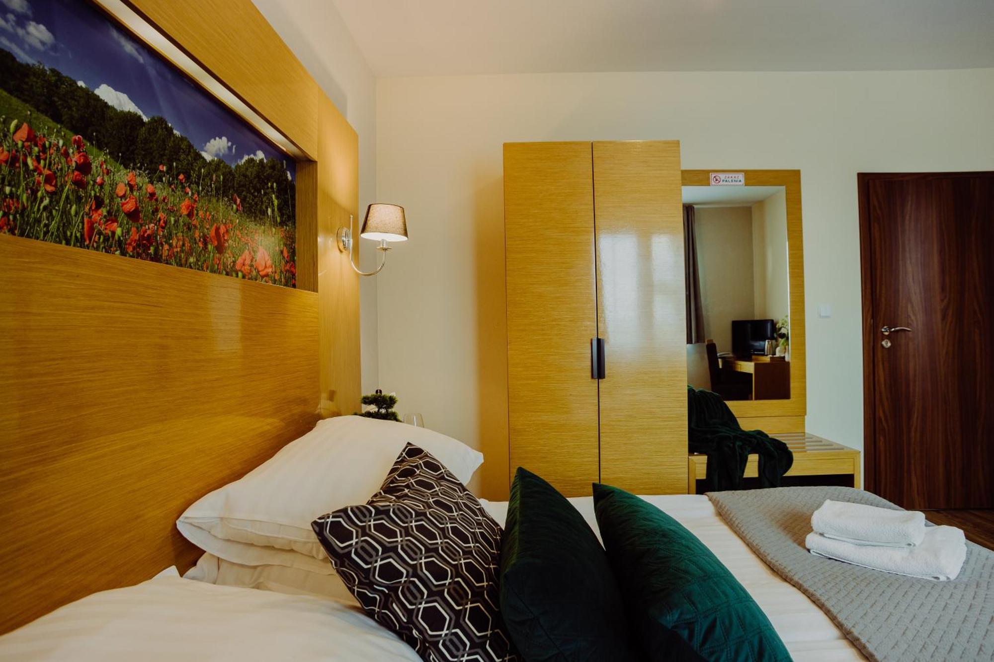 Hotel Bonsai Немча Экстерьер фото