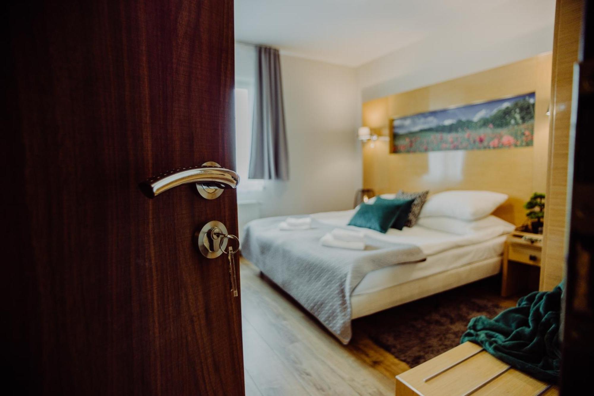 Hotel Bonsai Немча Экстерьер фото